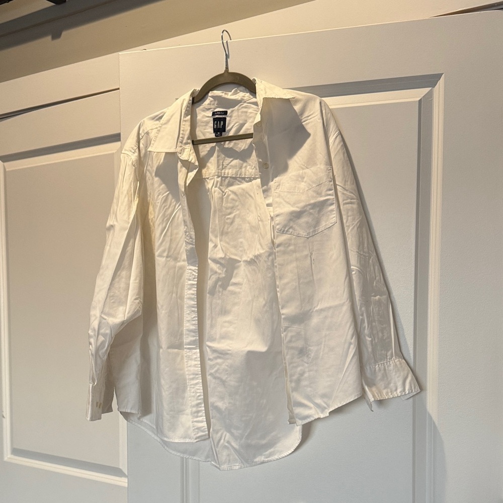 GAP White Long-Sleeve Button Shirt